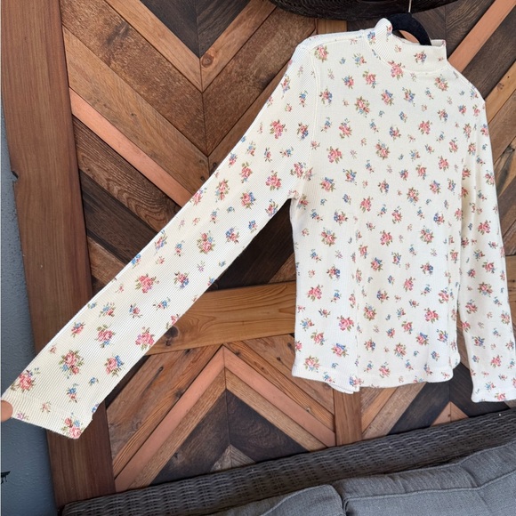 L.L. Bean Women’s waffle thermal Long Sleeve Floral Size Small - Picture 3 of 7